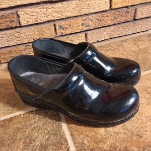 Dansko Size 41 Black Clogs